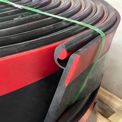 Side Skirt Conveyor Belt Tahan Abrasi Lapisan Karet Penyisipan Tipe Y