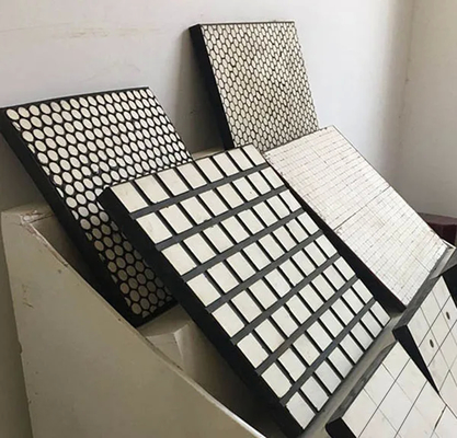 Ukuran yang disesuaikan Keramik Tile Wear Liner Bolt Instalasi