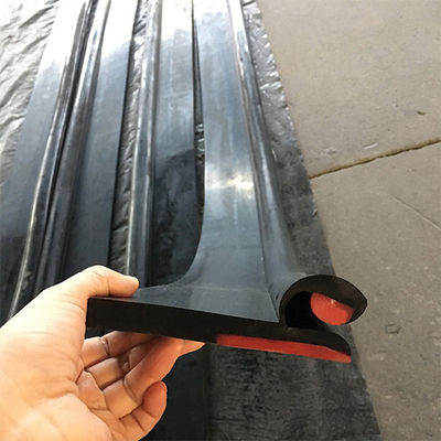 Karet Penyisipan Konveyor Polyurethane Hitam 2m * 10m Lapisan Karet Penyisipan