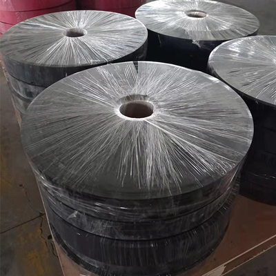 Duro 60 Shore A Black Rubber Sheet Skirt Belt Conveyor Untuk Semen Pertambangan Batubara