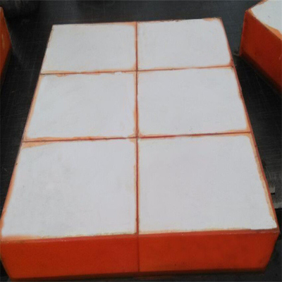 Polyurethane Ceramic Conveyor Chute Liners Lapisan Tahan Aus yang Didukung Baja