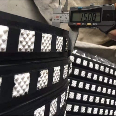 15mm Karet Keramik Pulley Lagging Putih Hitam Warna tahan abrasi tinggi